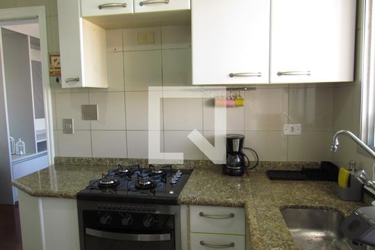 cozinha de apartamento para alugar com 3 quartos, 80m² em Vila Osasco, Osasco