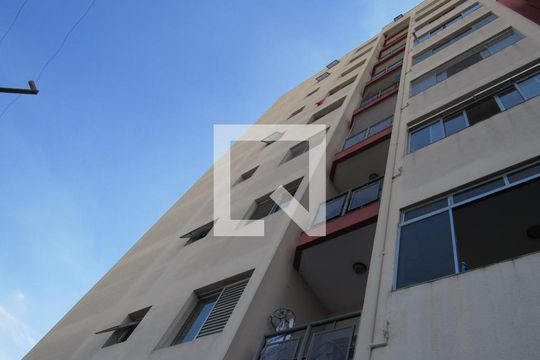 Fachada de apartamento para alugar com 3 quartos, 80m² em Vila Osasco, Osasco