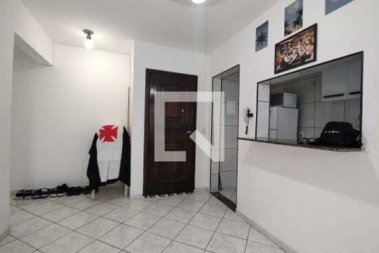 Sala de apartamento para alugar com 1 quarto, 70m² em Taquara, Rio de Janeiro