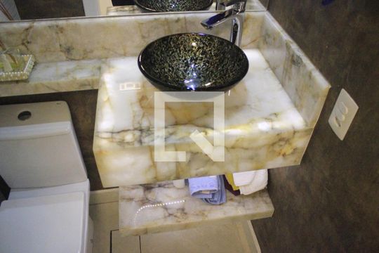 Lavabo da sala de apartamento à venda com 3 quartos, 198m² em Jardim Santa Mena, Guarulhos
