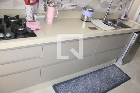 Cozinha de apartamento à venda com 3 quartos, 198m² em Jardim Santa Mena, Guarulhos