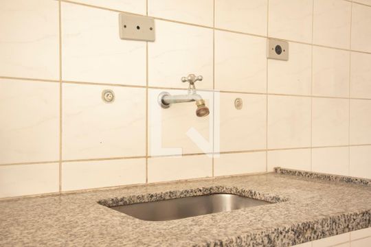 Cozinha de apartamento à venda com 2 quartos, 49m² em Chácara Inglesa, São Paulo