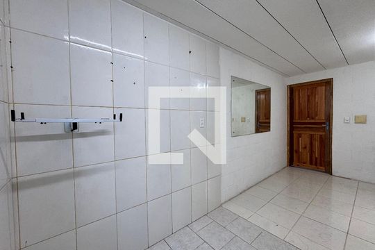 Cozinha de apartamento para alugar com 2 quartos, 48m² em Rio dos Sinos, São Leopoldo