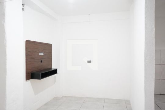 Casa para alugar com 1 quarto, 30m² em Vila Invernada, São Paulo