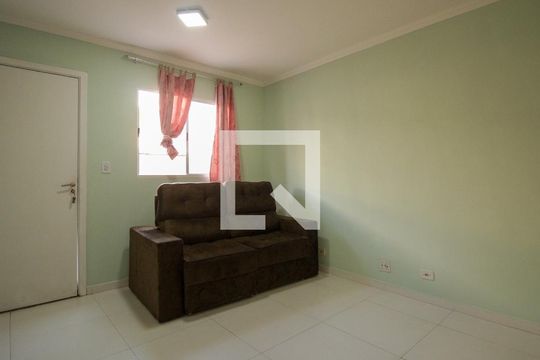 Sala de casa de condomínio à venda com 2 quartos, 90m² em Parque dos Bancarios, São Paulo