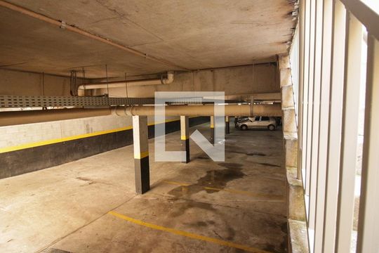 Escada de casa de condomínio à venda com 2 quartos, 90m² em Parque dos Bancarios, São Paulo