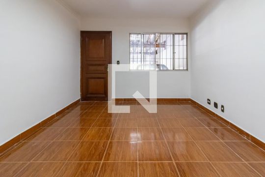 Casa para alugar com 4 quartos, 101m² em Jardim Santa Mena, Guarulhos