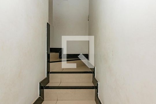 Escada de casa de condomínio à venda com 4 quartos, 176m² em Buritis, Belo Horizonte