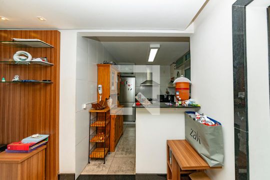 Cozinha de casa de condomínio à venda com 4 quartos, 176m² em Buritis, Belo Horizonte