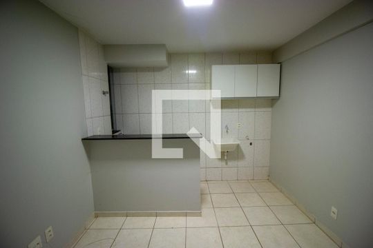 Cozinha de apartamento para alugar com 1 quarto, 30m² em Colônia Agrícola Samambaia, Brasília