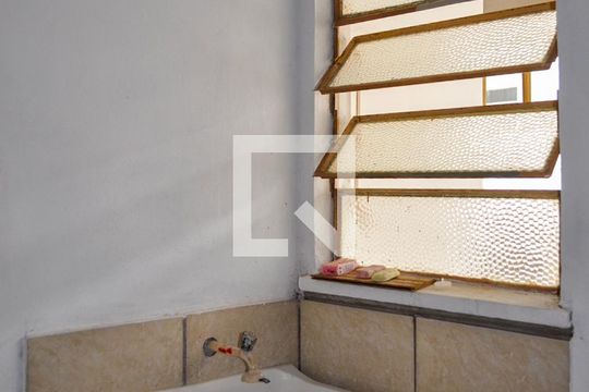 Área de Serviço de casa para alugar com 4 quartos, 249m² em Teresópolis, Porto Alegre