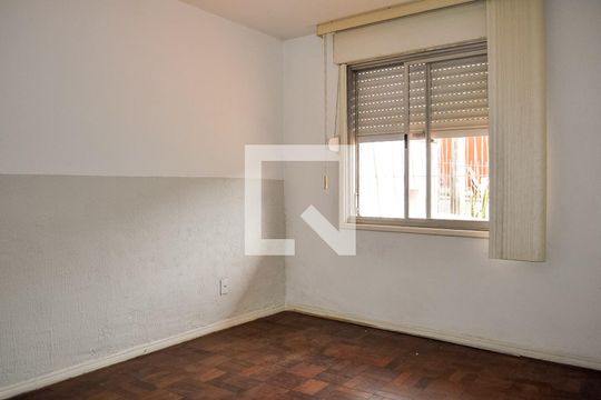 Casa para alugar com 4 quartos, 249m² em Teresópolis, Porto Alegre
