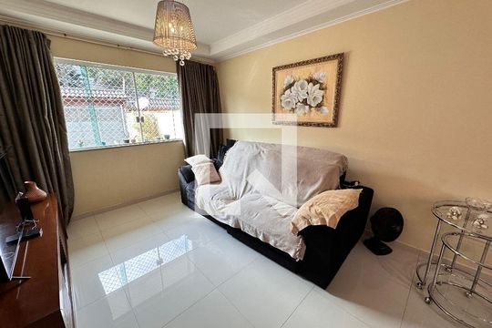 Sala de casa à venda com 3 quartos, 150m² em Jardim Vila Galvao, Guarulhos