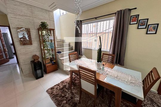 Sala de casa à venda com 3 quartos, 150m² em Jardim Vila Galvao, Guarulhos