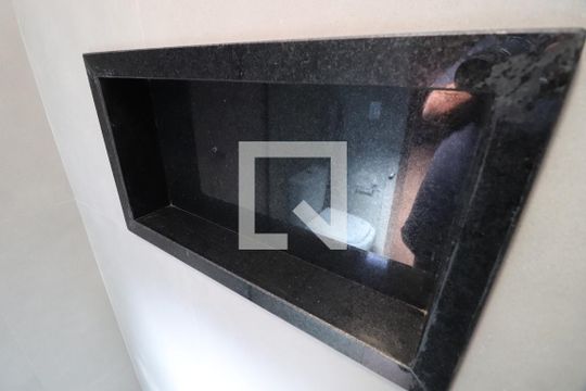 Banheiro de apartamento para alugar com 1 quarto, 40m² em Saraiva, Uberlândia