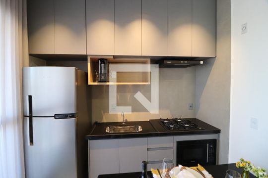 Sala/Cozinha de apartamento para alugar com 1 quarto, 40m² em Saraiva, Uberlândia