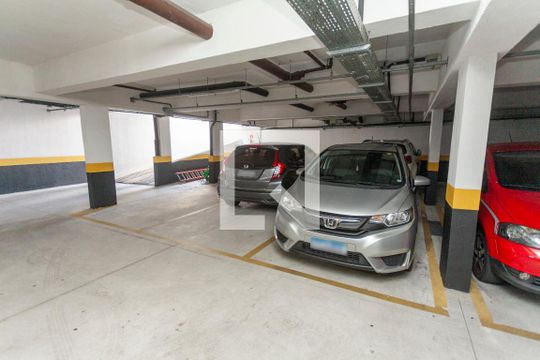 Garagem de casa à venda com 1 quarto, 65m² em Jardim da Campina, São Paulo