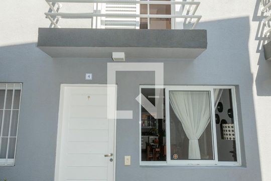 Fachada da Casa de casa à venda com 1 quarto, 65m² em Jardim da Campina, São Paulo