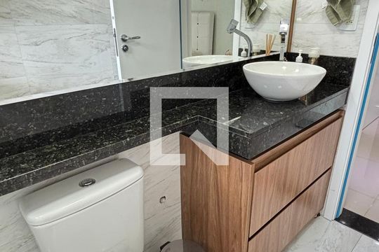 Banheiro da Suíte de apartamento à venda com 2 quartos, 140m² em Vila Valparaíso, Santo André
