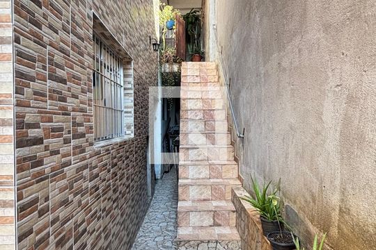 Quintal de casa à venda com 2 quartos, 230m² em Jardim Marek, Santo André