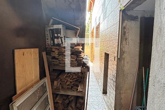 Oficina de casa à venda com 2 quartos, 230m² em Jardim Marek, Santo André