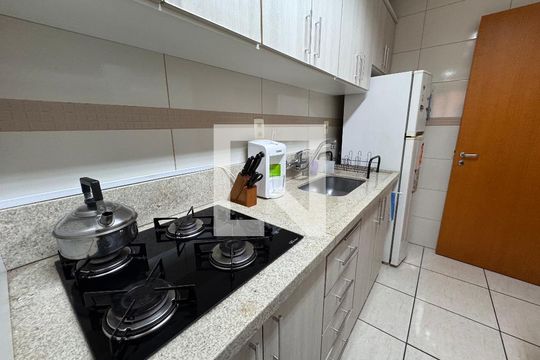 Cozinha de apartamento à venda com 2 quartos, 71m² em Centro, São Leopoldo