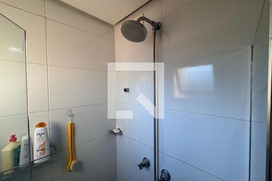 Banheiro de apartamento à venda com 2 quartos, 71m² em Centro, São Leopoldo