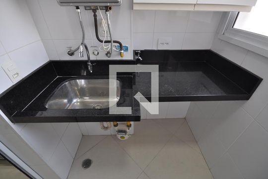 Área de Serviço de apartamento para alugar com 2 quartos, 60m² em Vila Gustavo, São Paulo