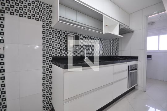 Cozinha de apartamento para alugar com 2 quartos, 60m² em Vila Gustavo, São Paulo