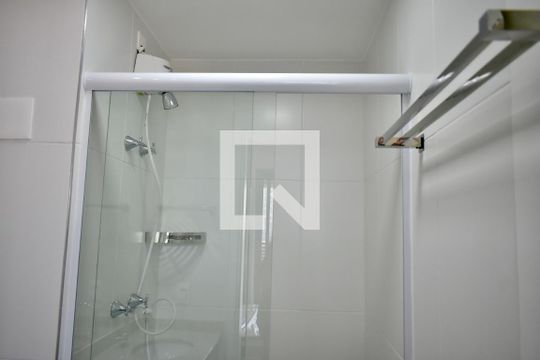Banheiro de kitnet/studio à venda com 1 quarto, 28m² em Vila Clementino, São Paulo