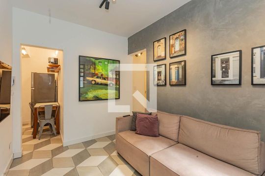 Sala de apartamento para alugar com 2 quartos, 59m² em Vila Brasílio Machado, São Paulo
