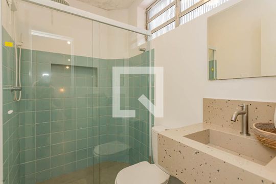 Banheiro da Suíte de apartamento para alugar com 2 quartos, 59m² em Vila Brasílio Machado, São Paulo