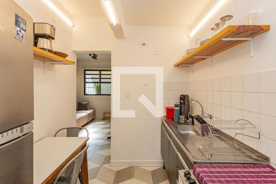 Cozinha de apartamento para alugar com 2 quartos, 59m² em Vila Brasílio Machado, São Paulo