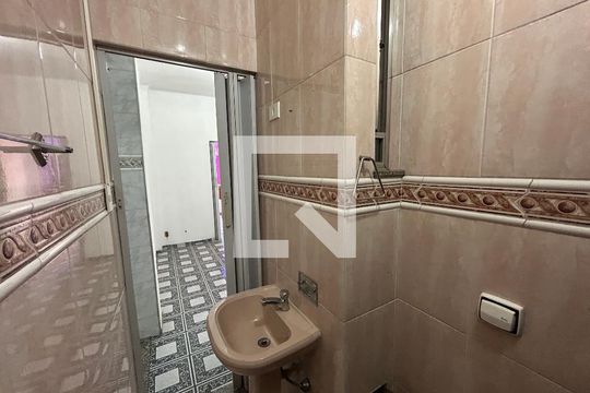 Banheiro de apartamento para alugar com 1 quarto, 40m² em Méier, Rio de Janeiro