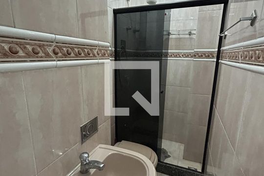 Banheiro de apartamento para alugar com 1 quarto, 40m² em Méier, Rio de Janeiro