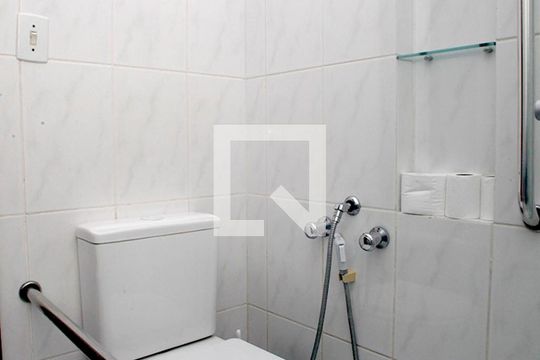 Banheiro de apartamento para alugar com 1 quarto, 51m² em Moinhos de Vento, Porto Alegre