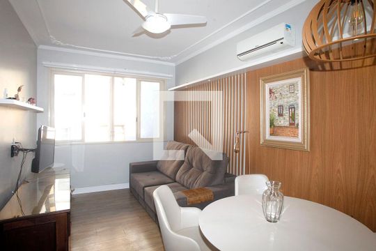 Sala de apartamento para alugar com 1 quarto, 51m² em Moinhos de Vento, Porto Alegre