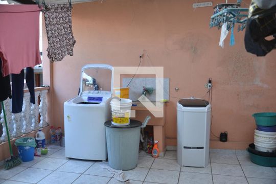 Área de Serviço de casa à venda com 3 quartos, 275m² em Vila Valparaíso, Santo André