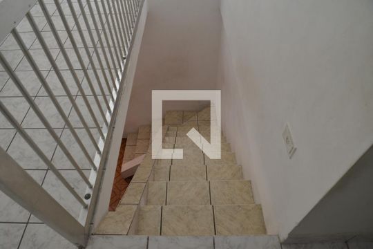 Escada de casa à venda com 3 quartos, 275m² em Vila Valparaíso, Santo André