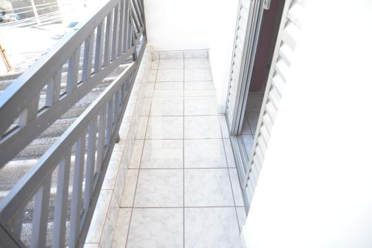 Sacada de casa à venda com 3 quartos, 275m² em Vila Valparaíso, Santo André