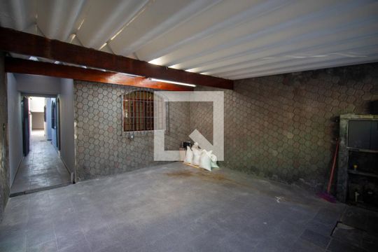 Garagem de casa para alugar com 4 quartos, 150m² em Itaim Paulista, São Paulo