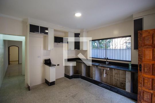 Cozinha de casa para alugar com 4 quartos, 150m² em Itaim Paulista, São Paulo