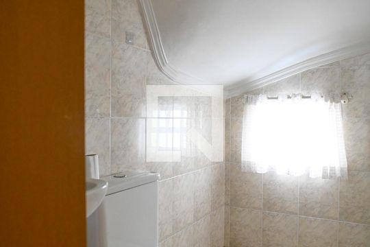Lavabo de casa para alugar com 4 quartos, 220m² em Vila das Merces, São Paulo