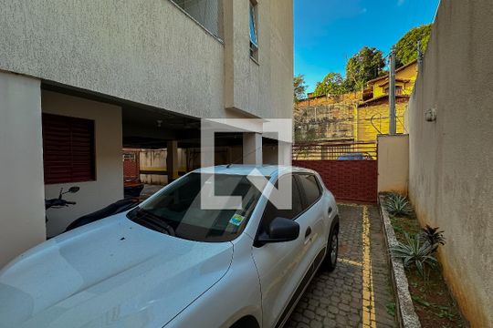 Garagem de apartamento à venda com 2 quartos, 68m² em Vila Amaral, Belo Horizonte
