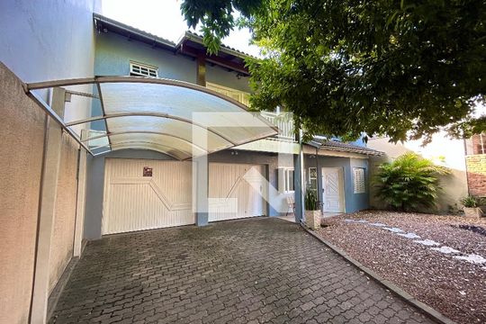 Fachada de casa à venda com 3 quartos, 290m² em Jardim America, São Leopoldo