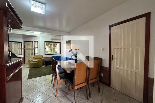 Sala de casa à venda com 3 quartos, 290m² em Jardim America, São Leopoldo