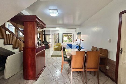 Casa à venda com 3 quartos, 290m² em Jardim America, São Leopoldo