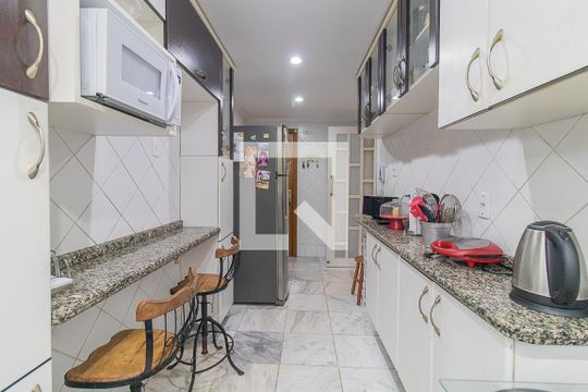 Cozinha e Área de Serviço de apartamento para alugar com 3 quartos, 102m² em Santa Tereza, Porto Alegre