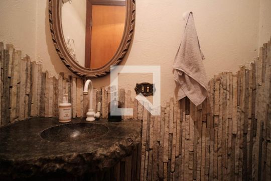 Lavabo de casa para alugar com 4 quartos, 380m² em Jardim Popular, São Paulo