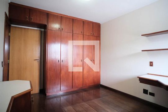 Quarto 1 de casa para alugar com 4 quartos, 380m² em Jardim Popular, São Paulo
